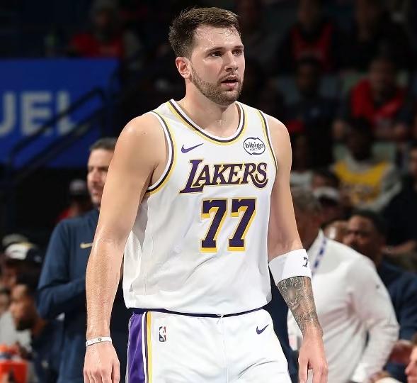 一场104-118的比赛过后，直接让这个主帅丢了饭碗，东契奇，你也太狠了。

北