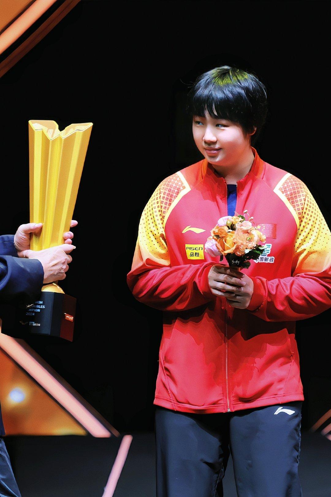 蒯曼锁定伦敦世乒赛参赛资格!
3月22日，国家乒乓球女队在成都乒乓球训练基地结束