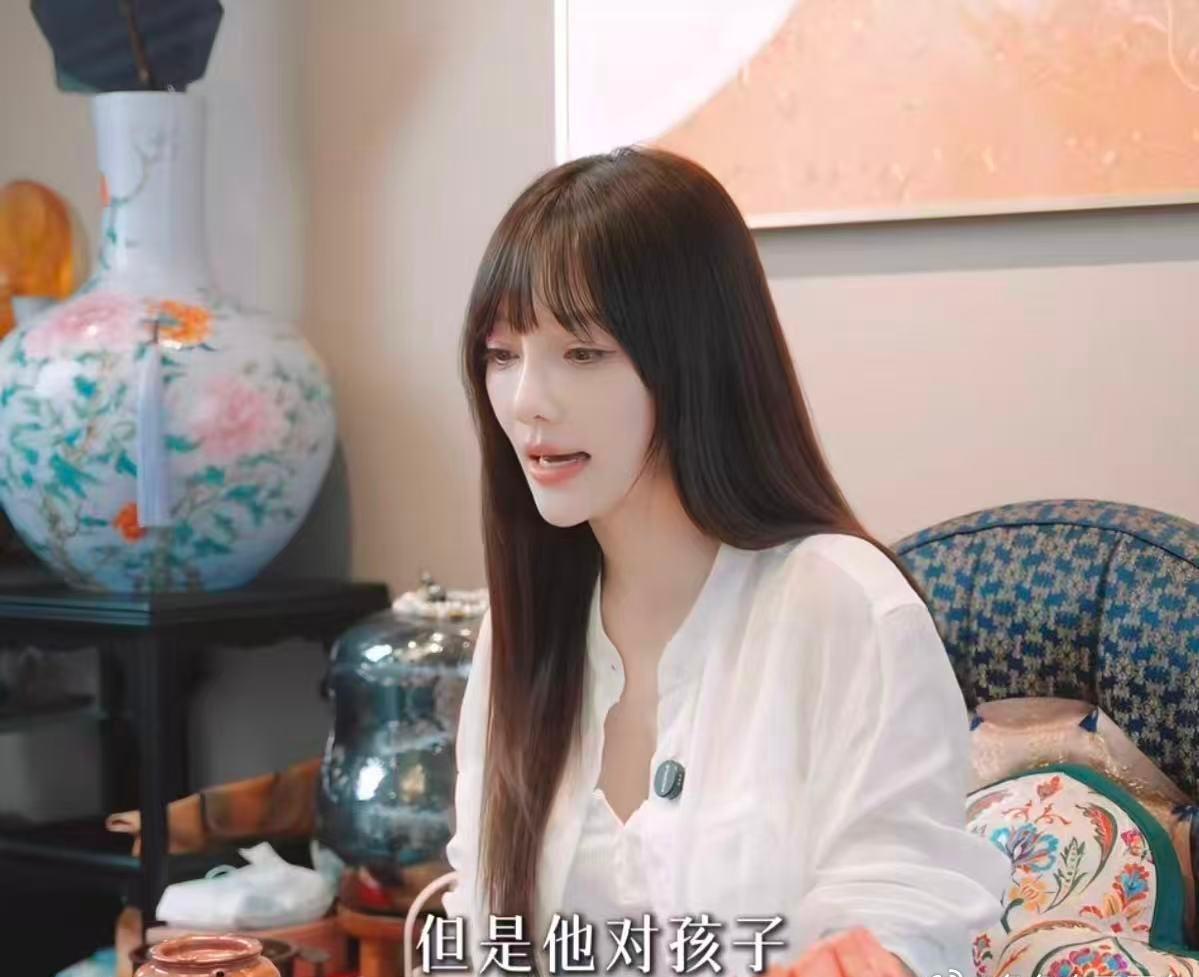 过往很难简单分出对错，持续争论没有意义。贾乃亮始终把甜馨放在心上，抓住机会陪伴孩