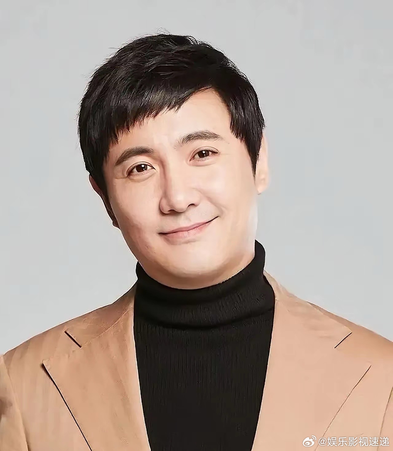 搞笑的爹，养出个最不搞笑的孩子。沈腾亲口说，儿子三岁，最爱干三件事：扑克、麻将、