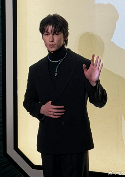 宝诗龙上海全明星阵容 惊喜降临上海，一登场就让全场“哇”出声～ 不用刻意摆pos