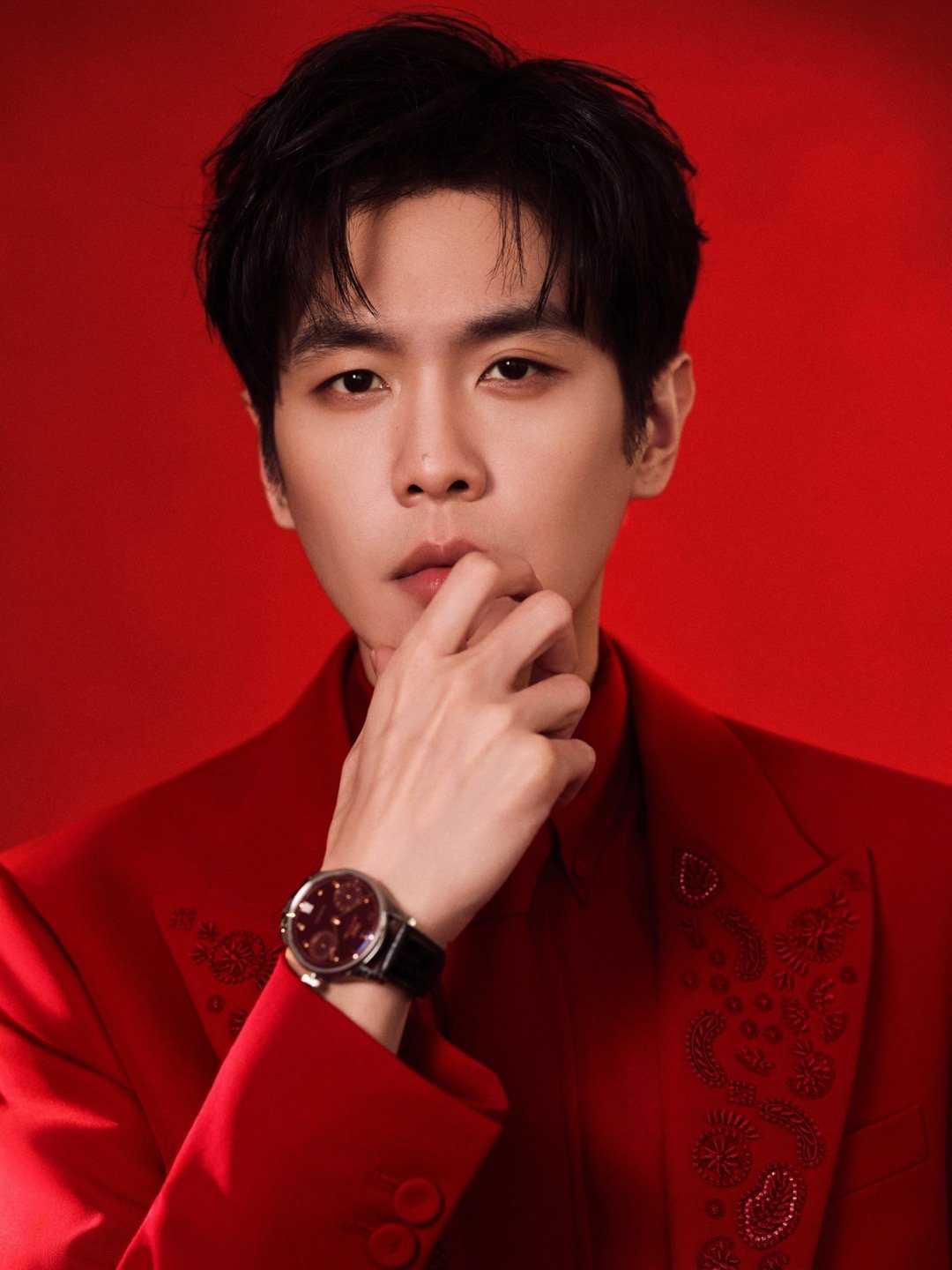 张若昀两次春晚节目收视第一张若昀太能打！两次春晚节目收视登顶，含金量拉满✨ 舞台