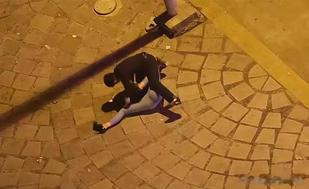 东莞警方捣毁6个卖淫“黑窝点”，网络卖淫嫖娼代码再现新变化。近日，东莞警方打击卖