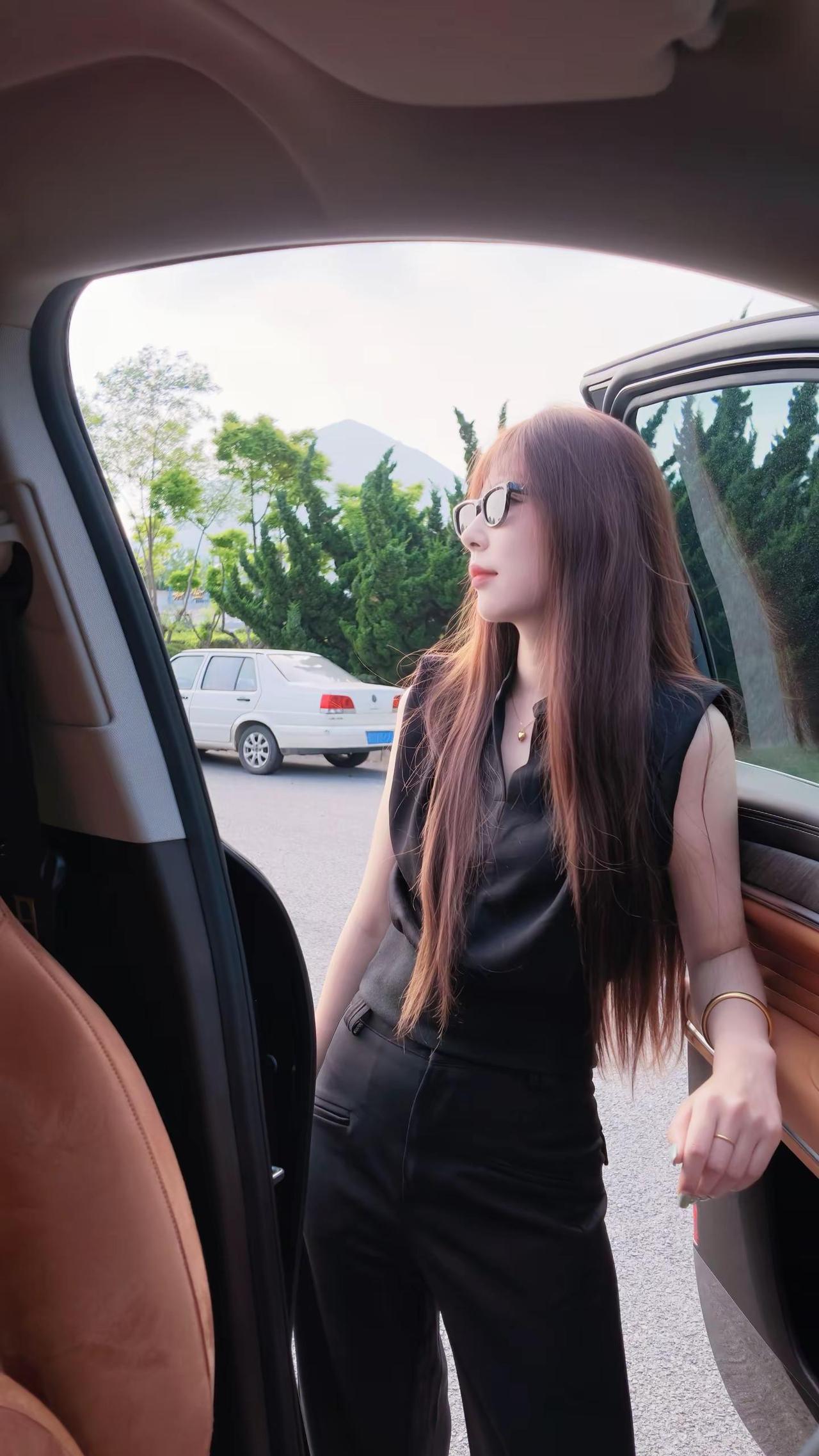 姐开坦克500 能不能拿下哥坦克晓雨 坦克500hi4t 女生的副驾