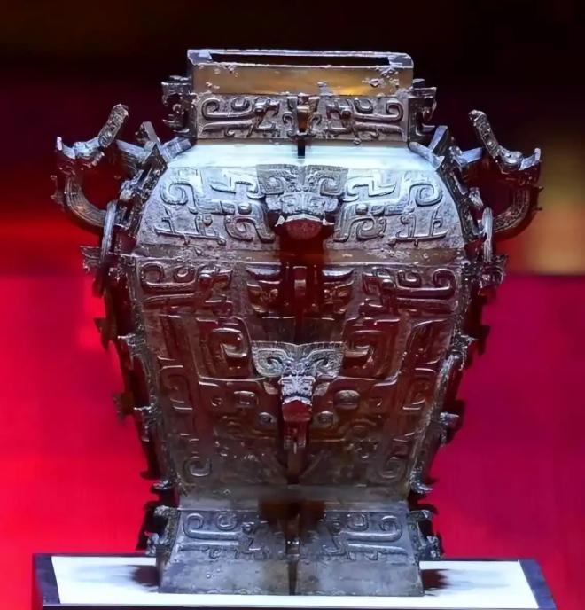 1950年，国军中将周磐于昆明被俘，一审被判死刑。刑场枪声即将响起之际，他猛然记