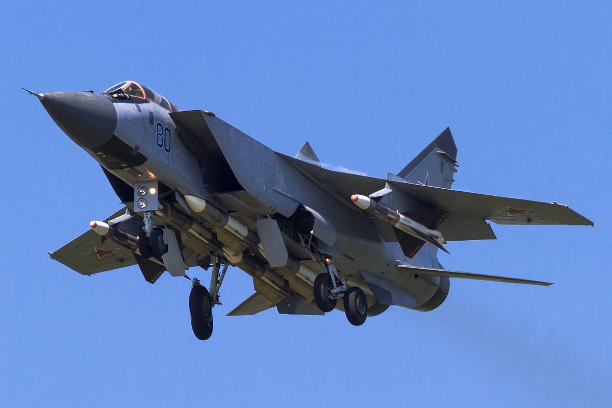 乌克兰军情局真是太厉害了，竟然敢去劫持俄罗斯空天军米格31重型战机，偷取匕首高超