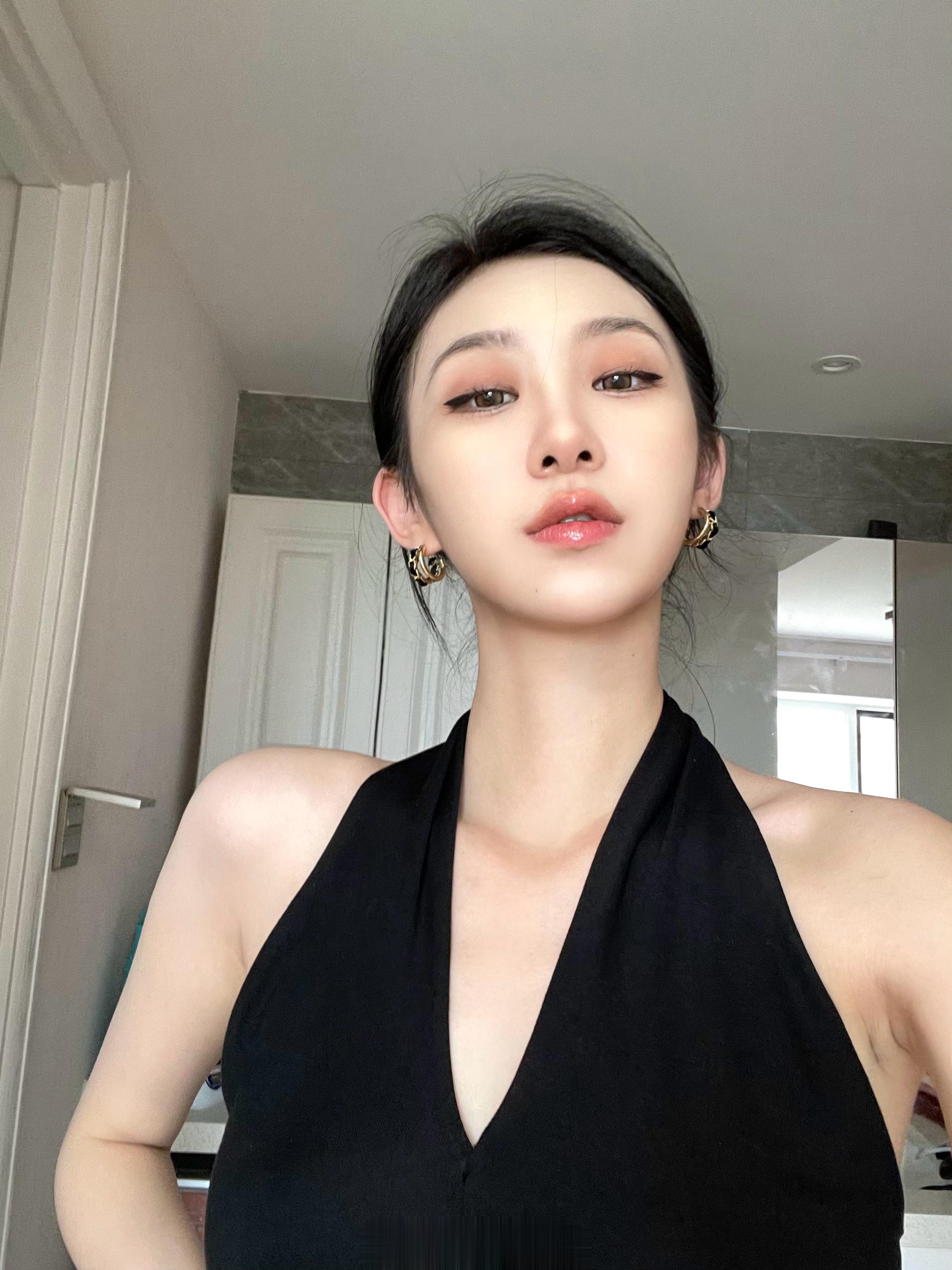 很喜欢这个角度拍照 谁懂 ​​​