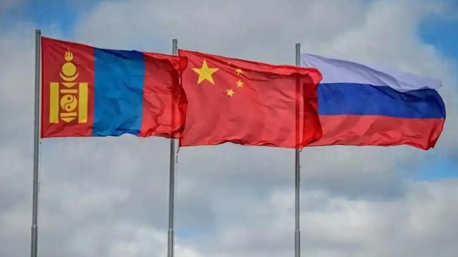 蒙古尝到甜头，吃到中俄两国务实合作的红利，蒙古国代表参加东方经济论坛，普京当着众