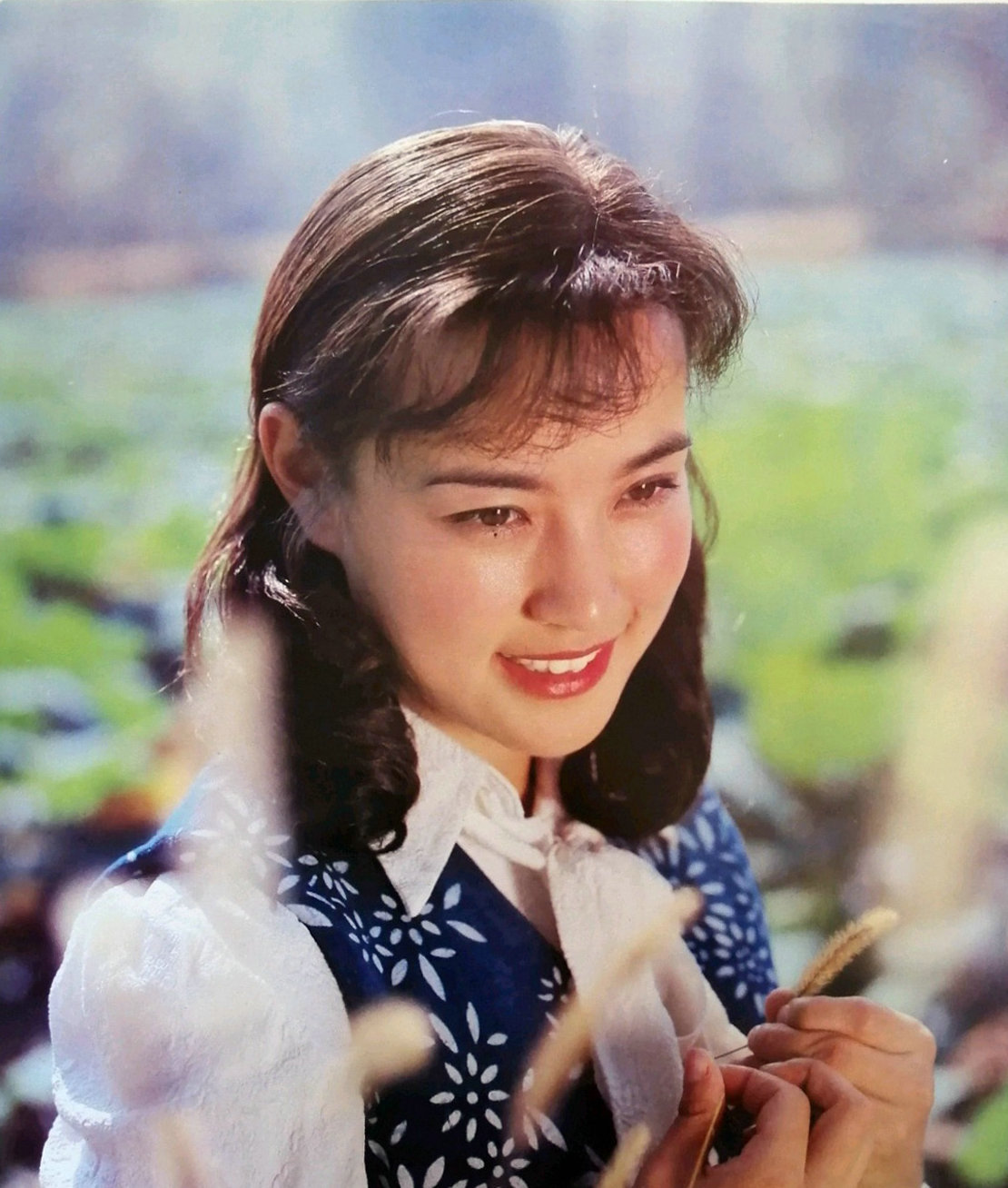 今天是刘晓庆的75岁生日[蛋糕]图5为今年参加戛纳国际电影节的照片，其余图2~9