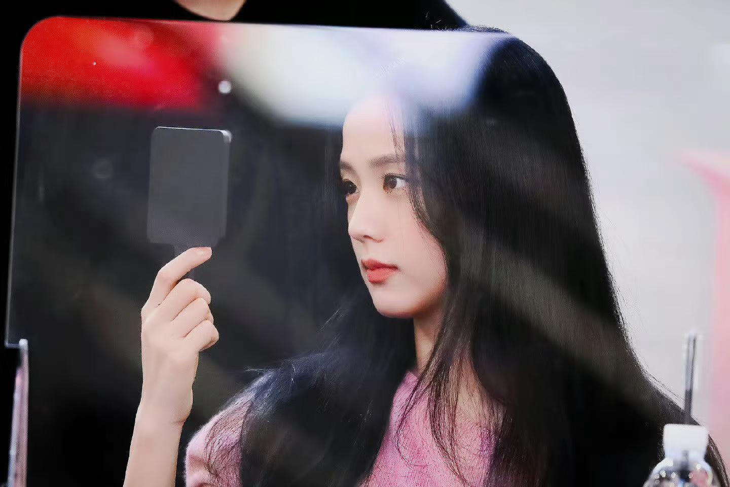 220925 金智秀 汝爱岛签售会是粉嫩的温柔🐰
