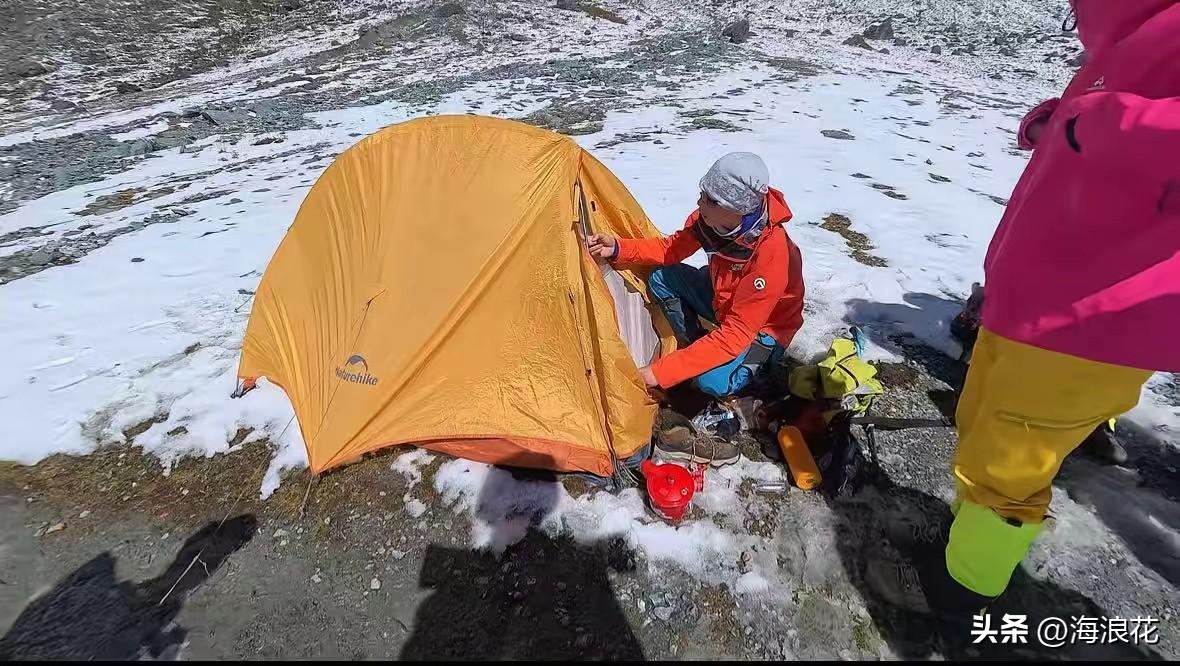 现在，这个姐姐大概后悔死了，弟弟已经严重缺氧，姐姐还在讨价还价要找免费救援，怼这