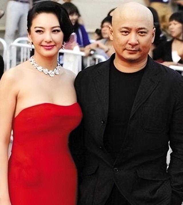 2011年，王全安全然不顾女友余男怀孕，私下约张雨绮吃饭，两人喝的有点多，为了张
