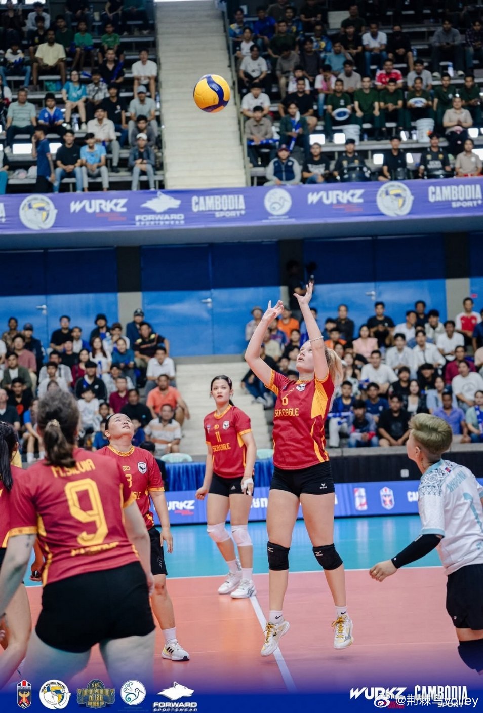 柬埔寨第四届萨坤杯决赛中，白腹海雕队3-2险胜金边市警察队，成功夺得女子组冠军。