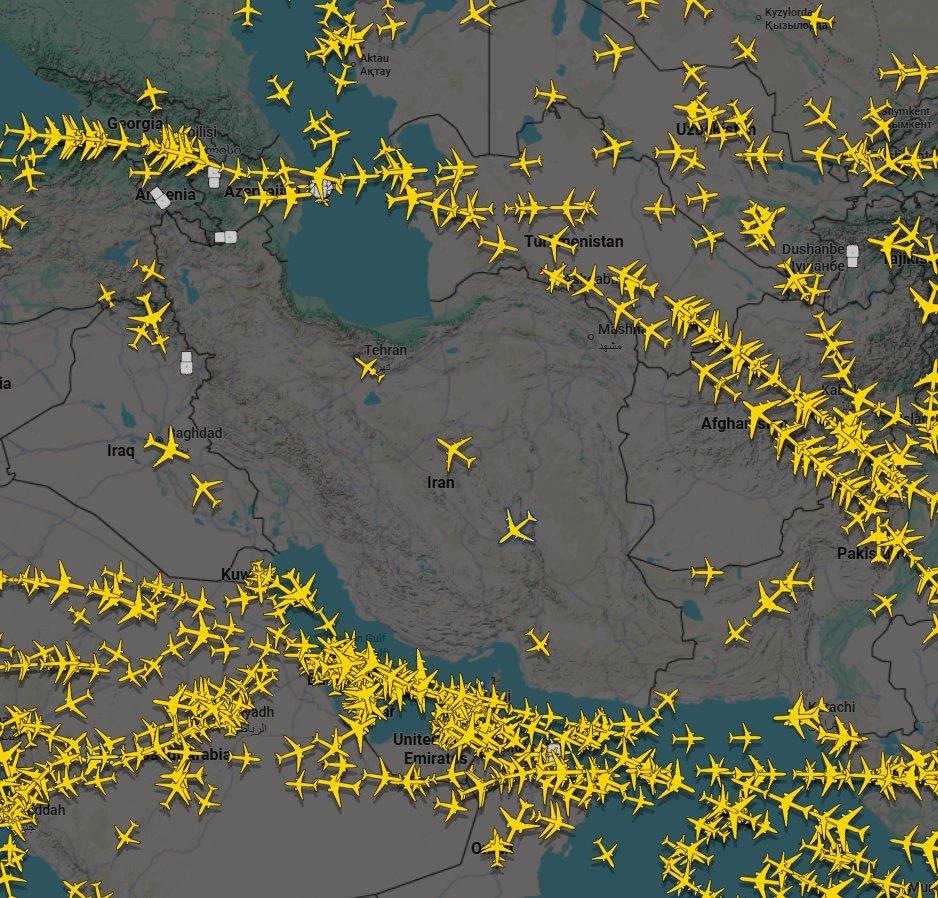 突发！伊朗关闭领空。根据Flightradar24和相关新闻报道，伊朗于2026