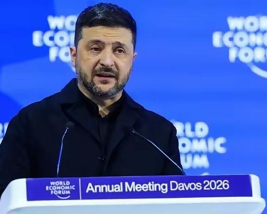 泽连斯基越打越打越有经验了。他竟然开始警告俄罗斯，胆敢在格陵兰岛附近海域活动，乌