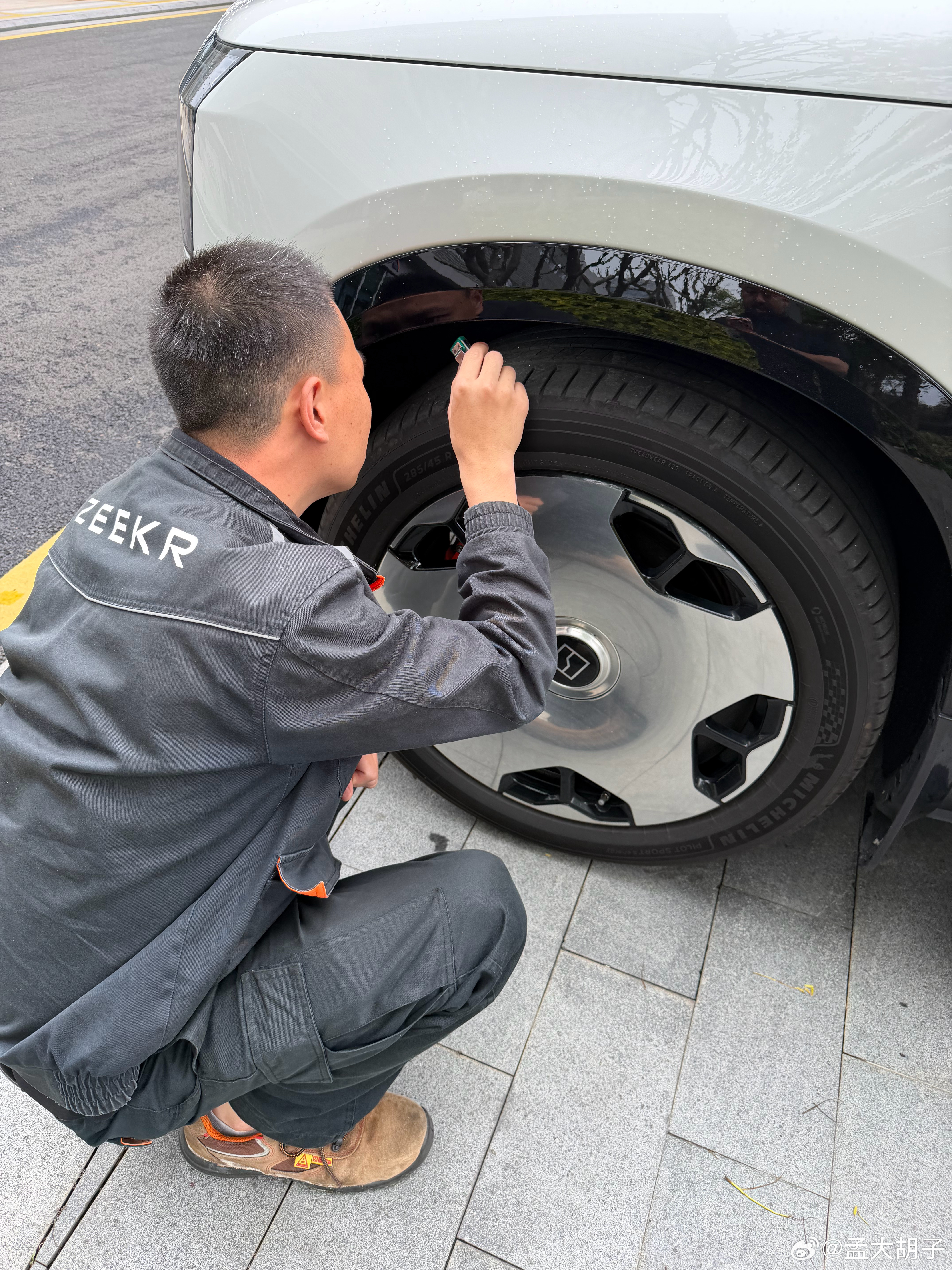 直营品牌的好处就是售后非常到位，不像以前宝马那种代理的，像开盲盒一样，碰到好的店