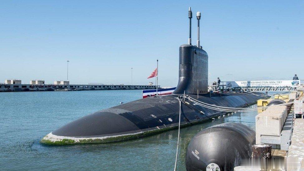 凤凰新闻【特朗普批准韩华海洋造船建造核潜艇，外交部回应】10月30日，外交部发言