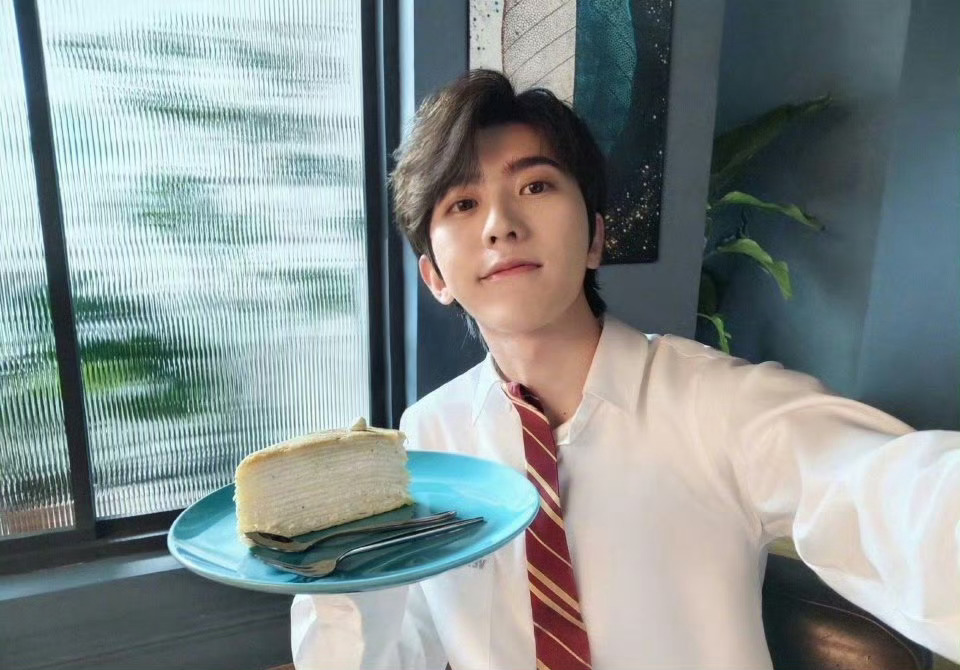 晚上好 ˶ᵒ 𖥦 ˂˶ 