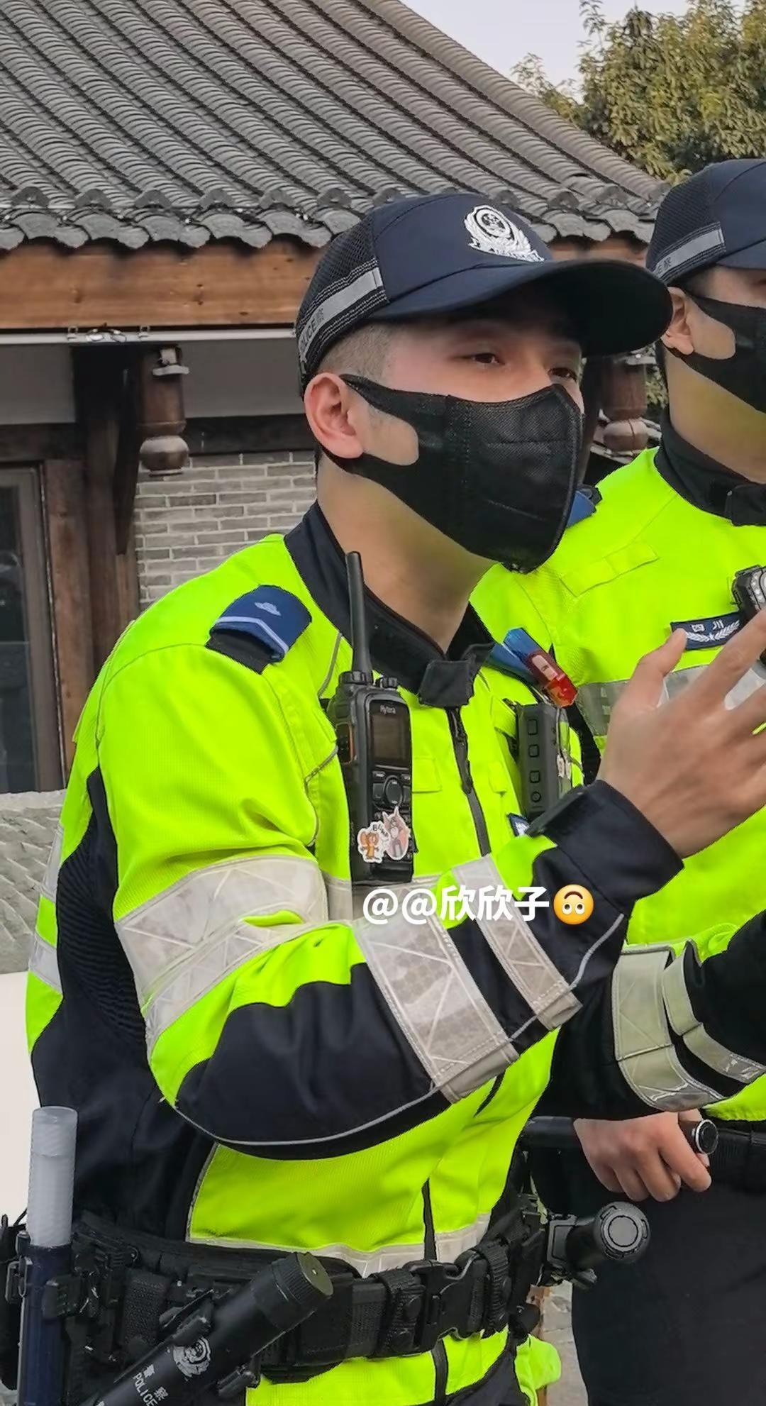 永远的白月光……正能量 自贡交警陈俊 治愈系 随拍