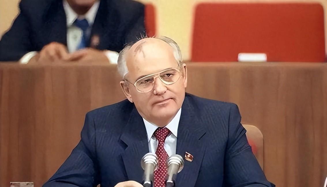 你有没有想过，历史上的一些大转折，看似荒诞，实则充满了戏剧性？本来想通过改革挽救