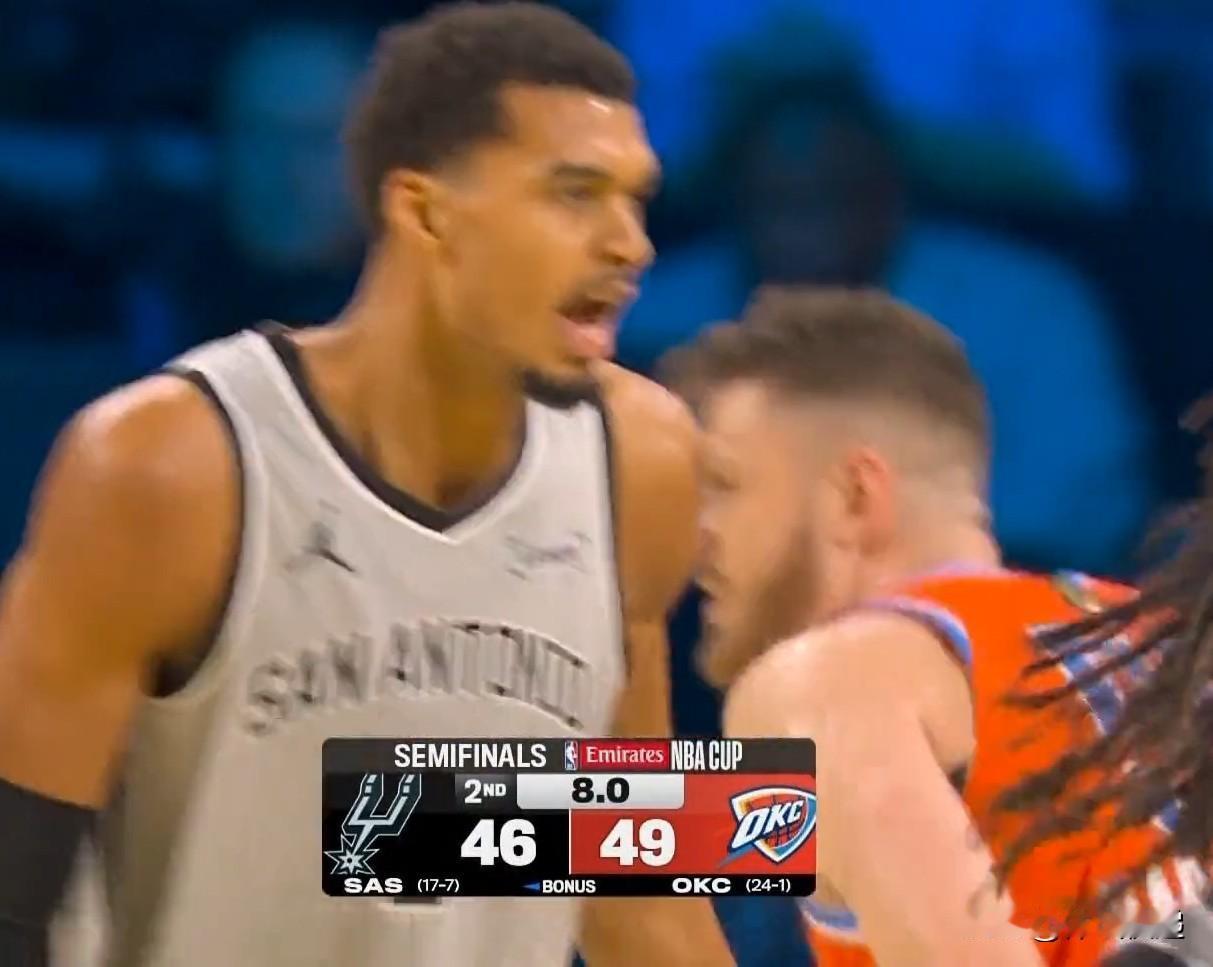 NBA杯半决赛马刺险胜雷霆。本场比赛也是两队伤病复出之战。雷霆哈腾多特复出，马刺