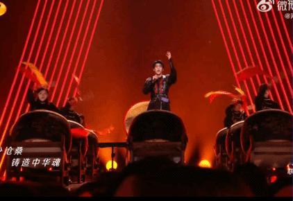 张卓尔天地龙鳞传统乐器 + 正气嗓音 = 王炸！张卓尔把《天地龙鳞》唱出了中华文