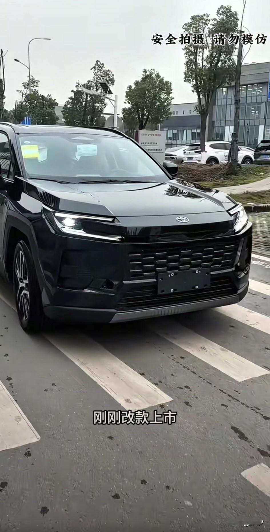 如果你既想要一辆油车，
又想要电车的配置，
那你不妨考虑一下2026年刚上市的丰