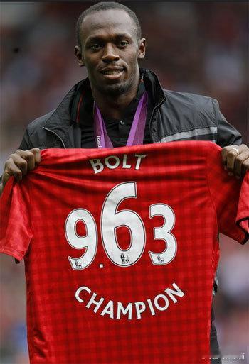 【博尔特现身梦剧场观战曼联 手持9.63号入场】8月26日讯，曼联老特拉福德迎战