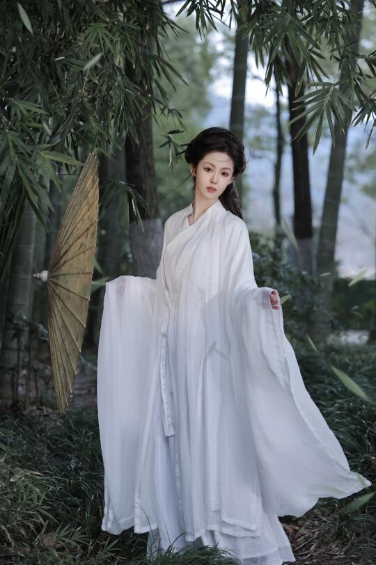 遗憾是潮湿的回南天，你是我难圆的愿