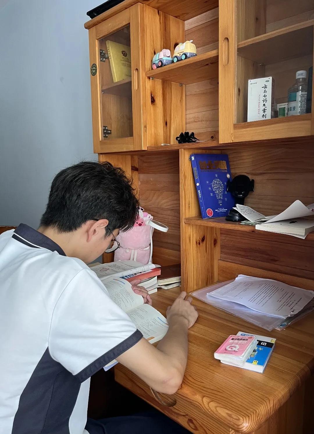 陪读九年，尝尽酸甜苦辣，才总结出来这14条宝贵经验：
1，虽然不是所有孩子都适合