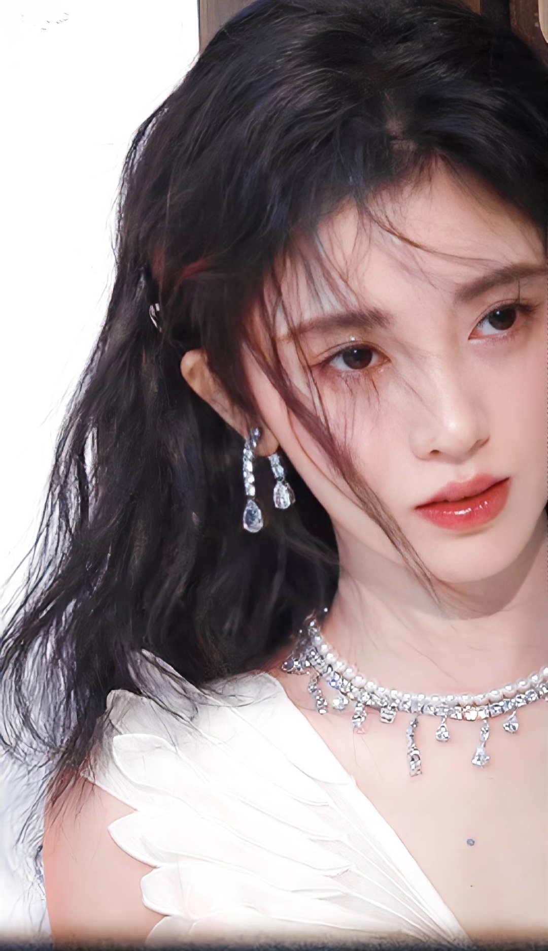 已知现在的女顶是鞠婧祎 迪丽热巴 宁艺卓回内娱竞争女顶的可能性大吗？ ​​​