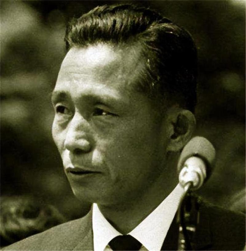 在世界范围内，有很多国家都经历过“强人时代”，比如韩国的朴正熙、印尼的苏哈托、智