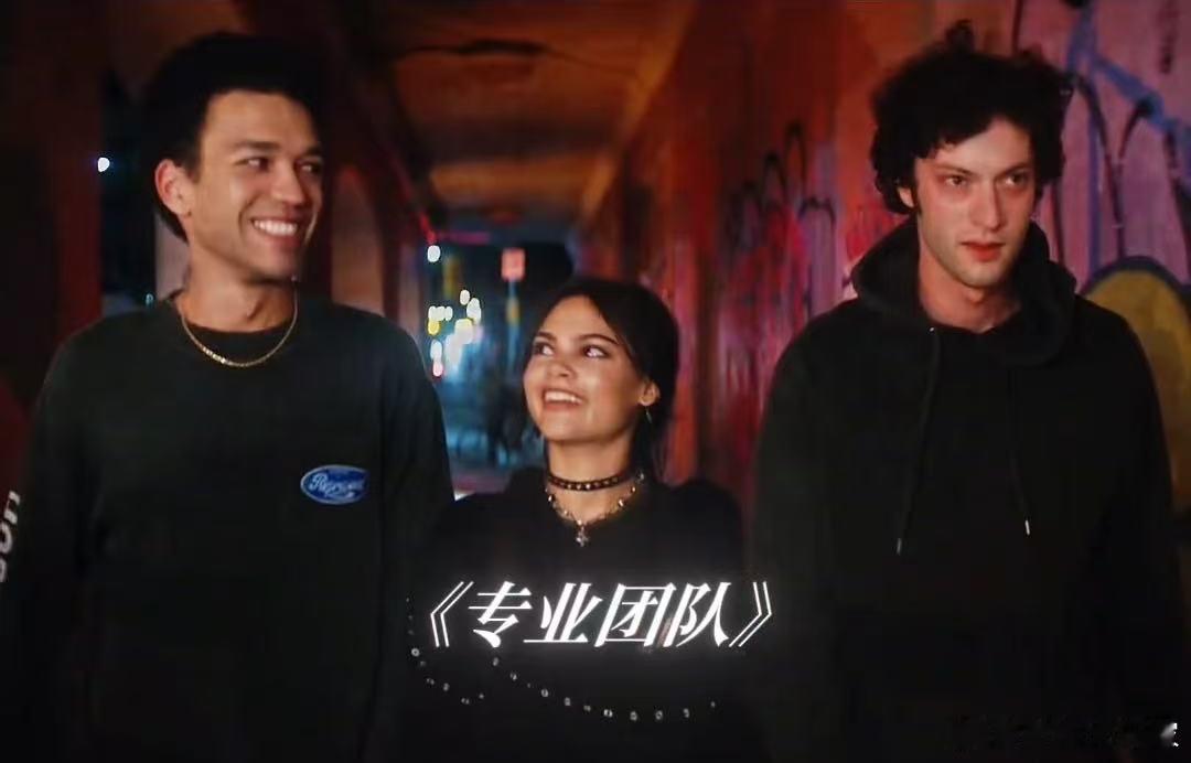 一想到11月能看这个我就偷着乐 好多好看的电影啊，每一部都想看，但第一个看的绝对