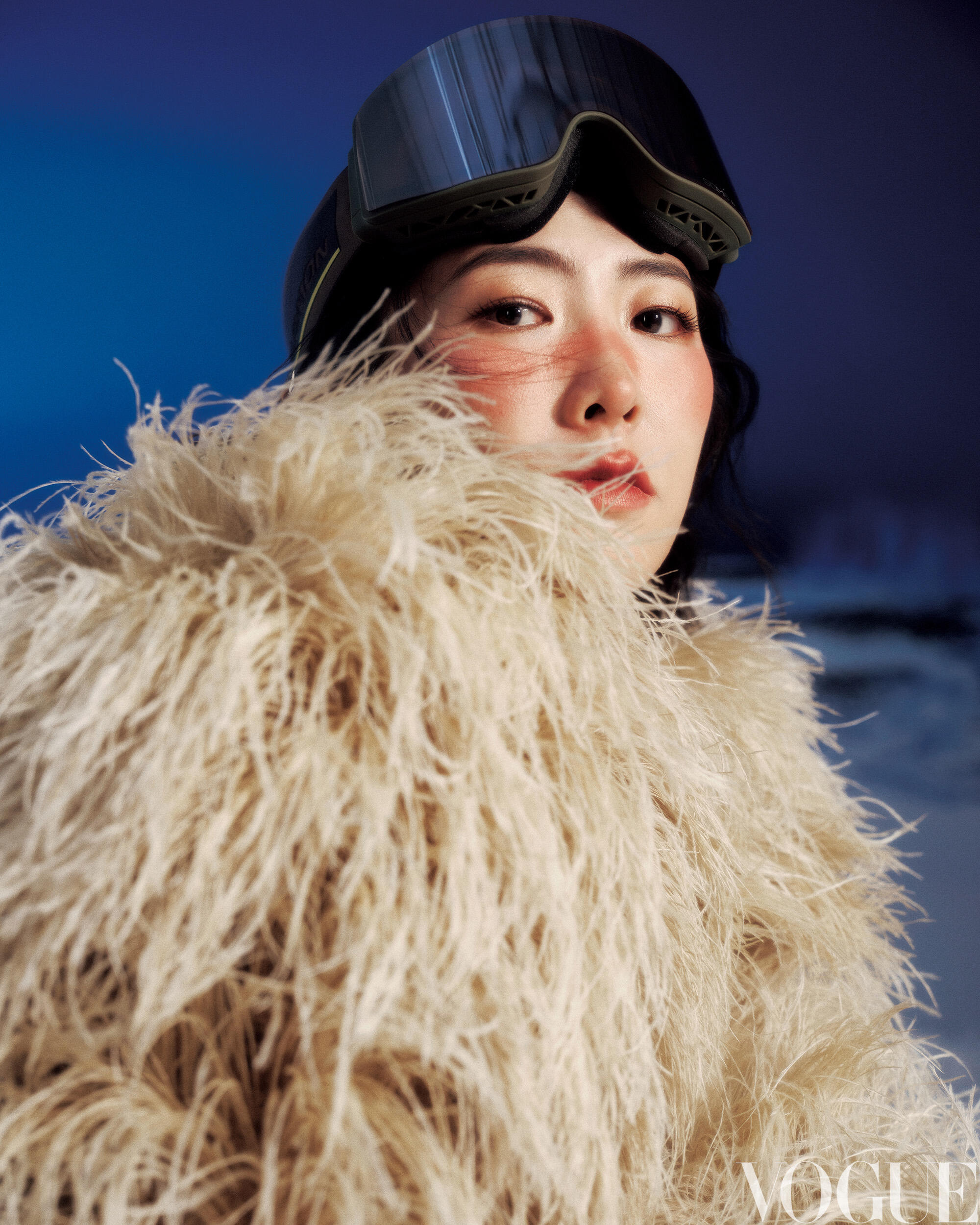 徐梦桃卫冕冠军，VOGUE最新发布了一组为徐梦桃拍摄的大片。徐梦桃说：“我要跳到