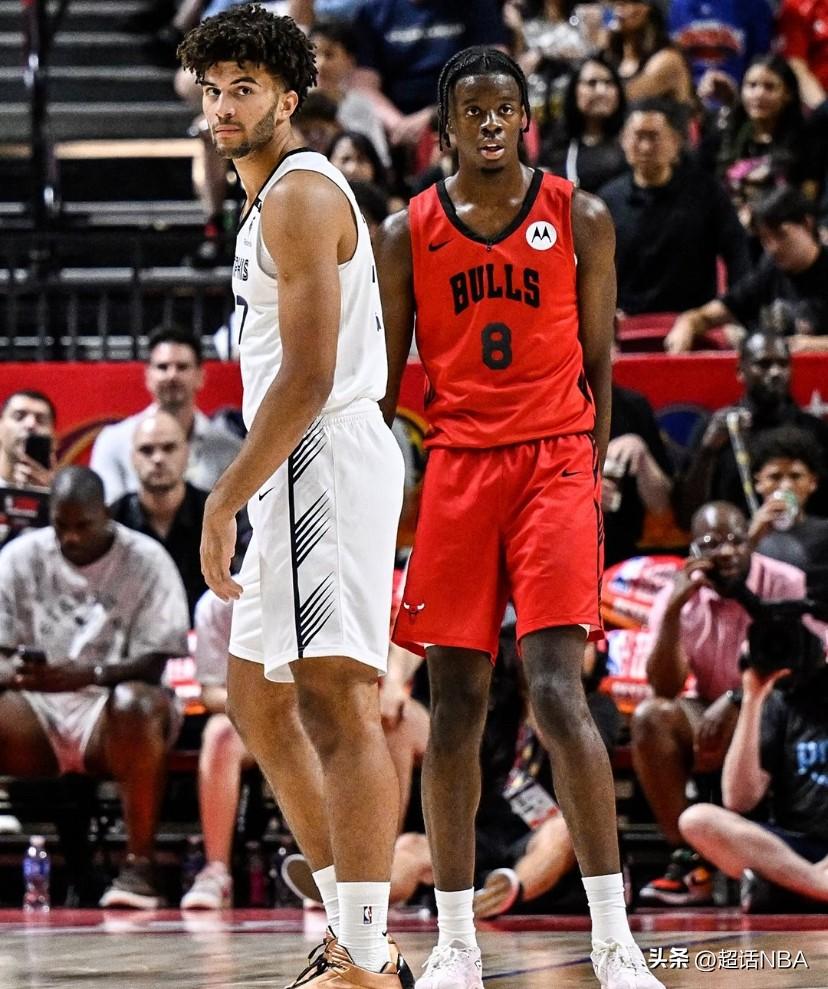 NBA拉斯维加斯夏季联赛前5顺位表现：

1. 状元—迪班萨—场均25分，命中率