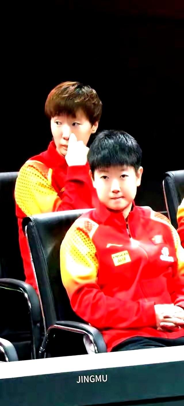 王曼昱把冠军抢回来了。

只用反手。

沙特那场决赛，六局球，她反手拧拉七成得分