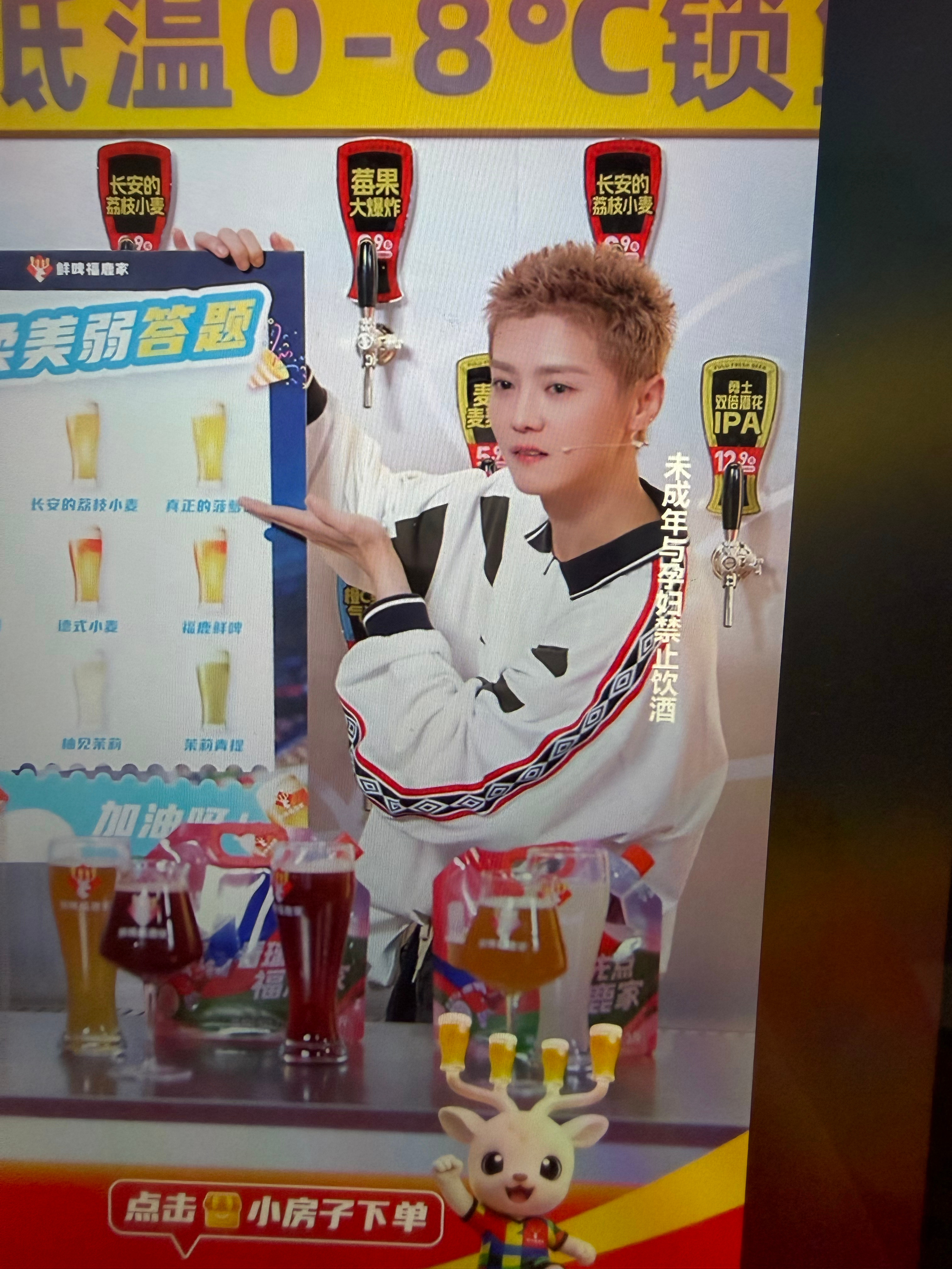 感觉录屏都很暗 拿手机直接拍屏幕还行 
