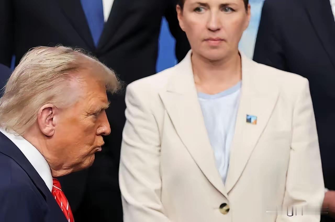 有个印度游客，在我们中国买了一瓶矿泉水，比它在印度贵三倍，后来他跟老板娘讲价，老