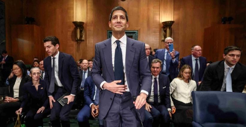 美国参议院周三（13日）以54票对45票通过，确认沃什（Kevin Warsh）