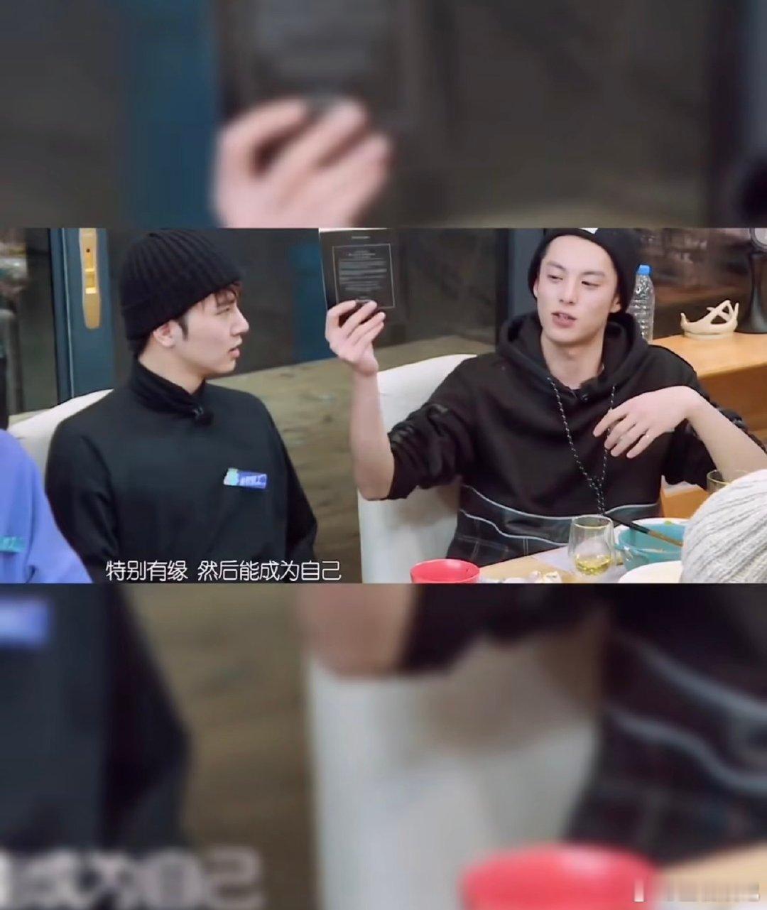 8年前答案之书曾预言过王鹤棣爆红亲爱的客栈看到当年的提问再看现在，真的会被时间的