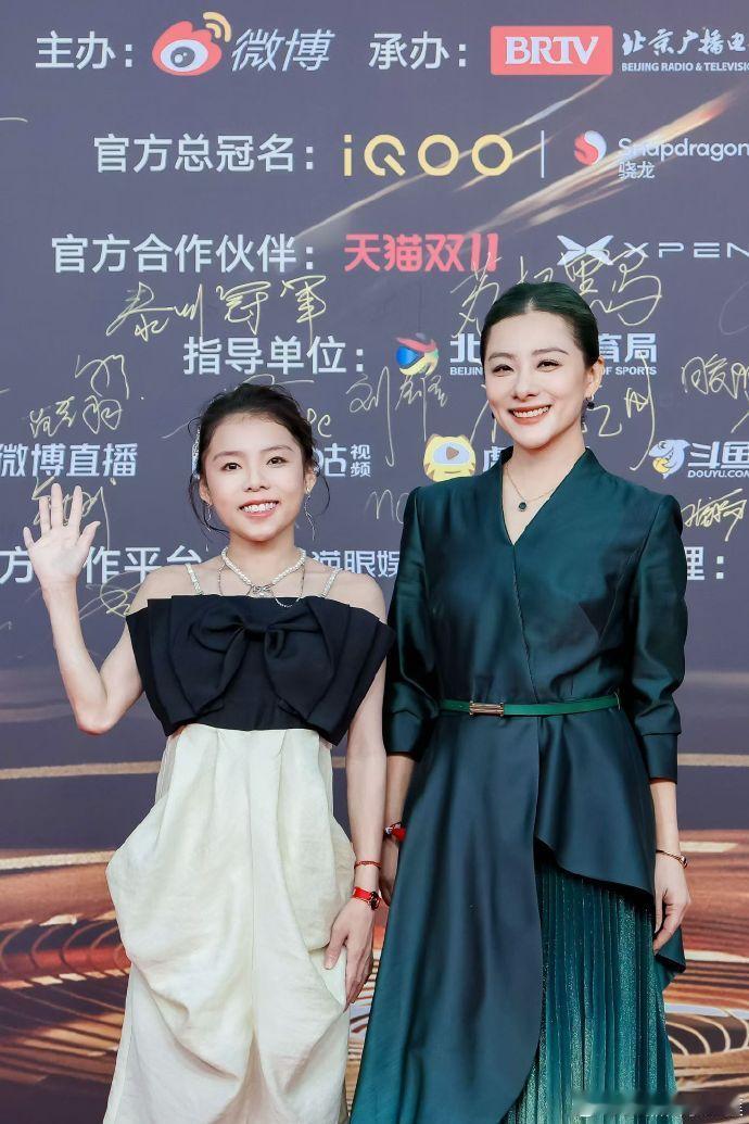 有没有觉得尚青松真的很有个性呢？当年她在体操国际赛场上裁判缘差，就是在观众心从很