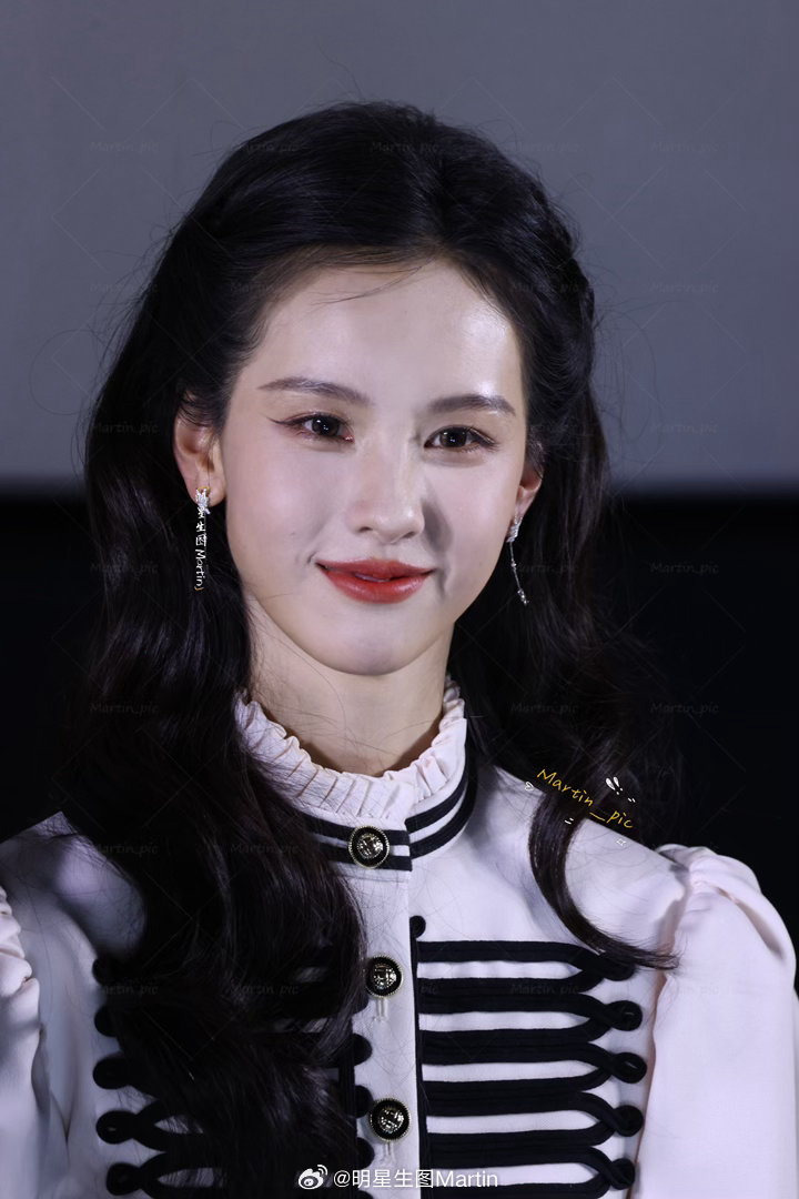 陈都灵 雾妄言 曾舜晞优酷扫楼给陈都灵带头纱嘟嘟 追剧团怼脸生图掉落~盛世美颜