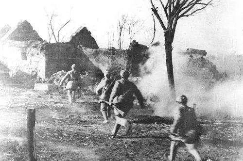 盘点毛主席一生中的12次化险为夷，真是吉人自有天相
1948年的10月。那时候是