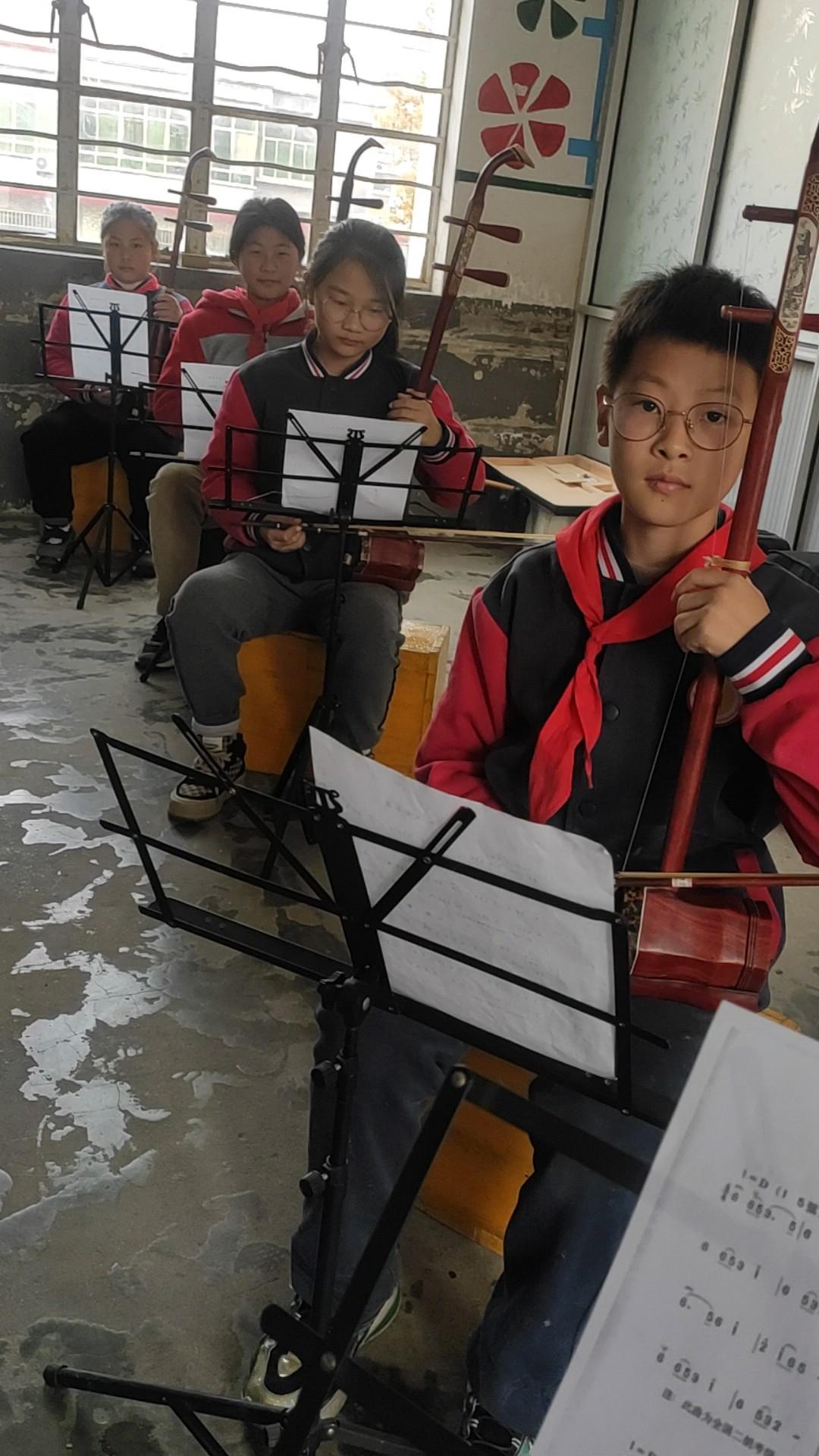 学乐器，一场与灵魂共舞的奇妙之旅

学乐器，就像打开了一扇通往奇幻世界的大门，好