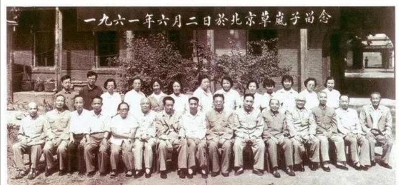 新中国成立后，中央部长要找小贩报恩，对方却跟县干部说不认识他。有一些人并非是共产
