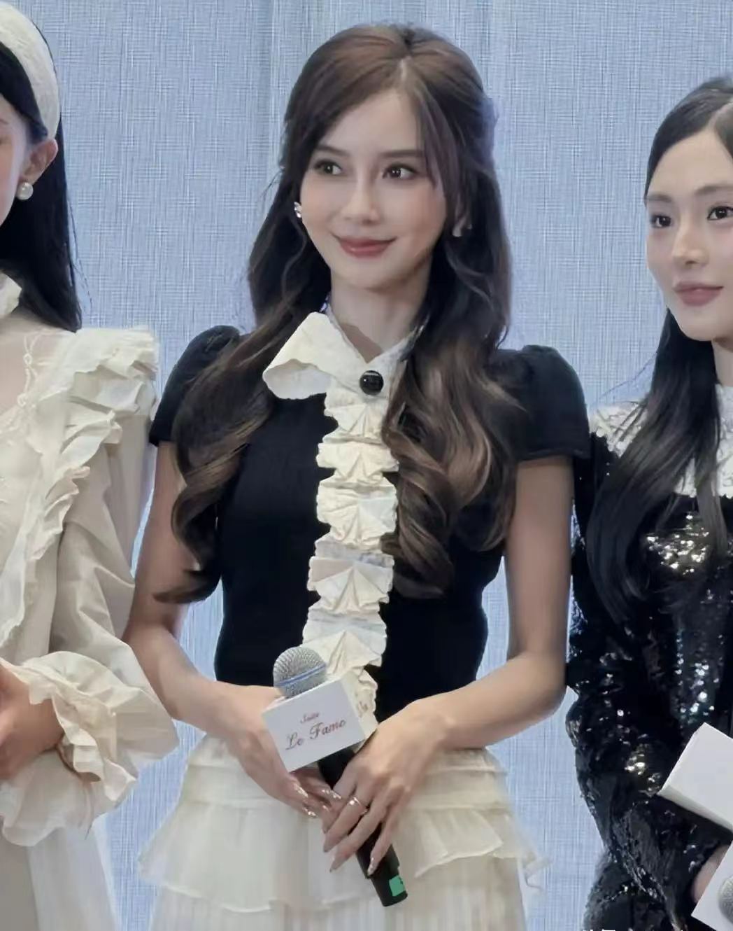 baby出席品牌线下活动，现场合照曝光，如今的处境让人感慨 