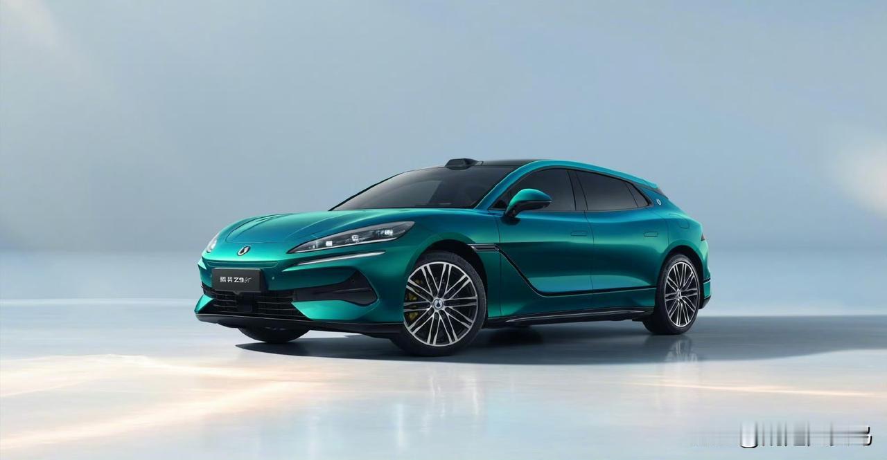 腾势Z9 GT的颜色怎么选择？

新配色峡湾绿真的蛮适合GT的，纯电续航1036