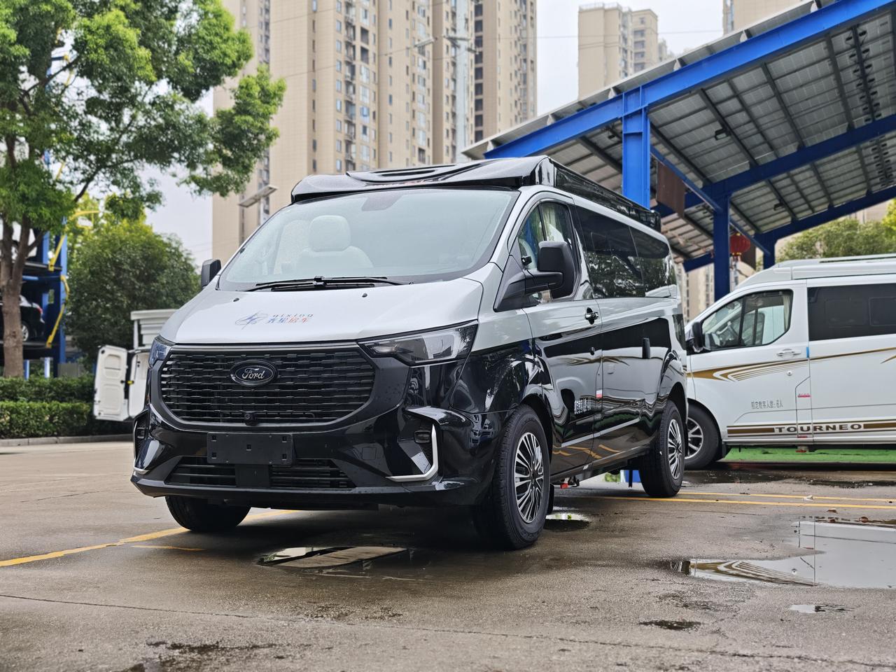 真的，看了3年房车，眼睛都看花了！一开始不懂，总看外观、看尺寸，后来实地走访了下