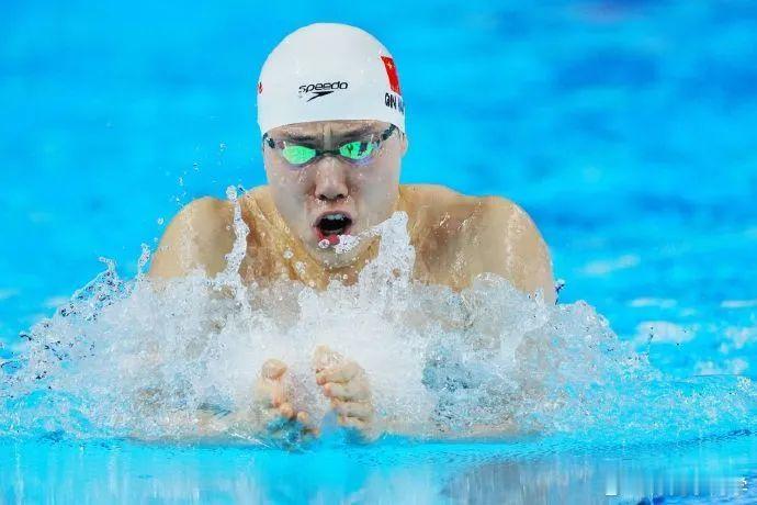 覃海洋世锦赛100蛙金牌覃海洋在男子100米蛙泳中游出58秒23的成绩夺冠，摘得