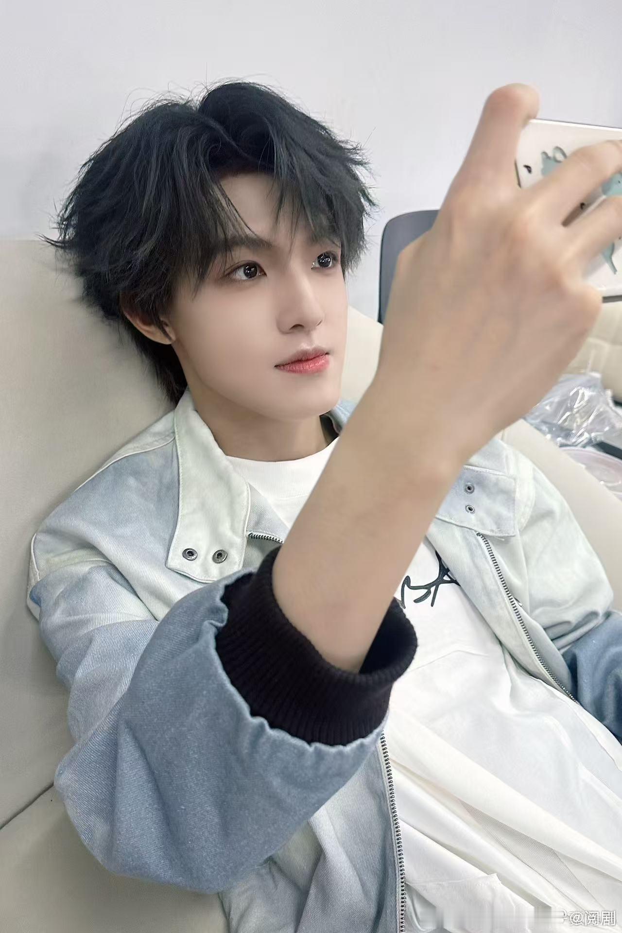 张泽禹披荆斩棘杀青啦 张泽禹的努力和坚持让这一季的挑战充满意义，他无畏前行，不断